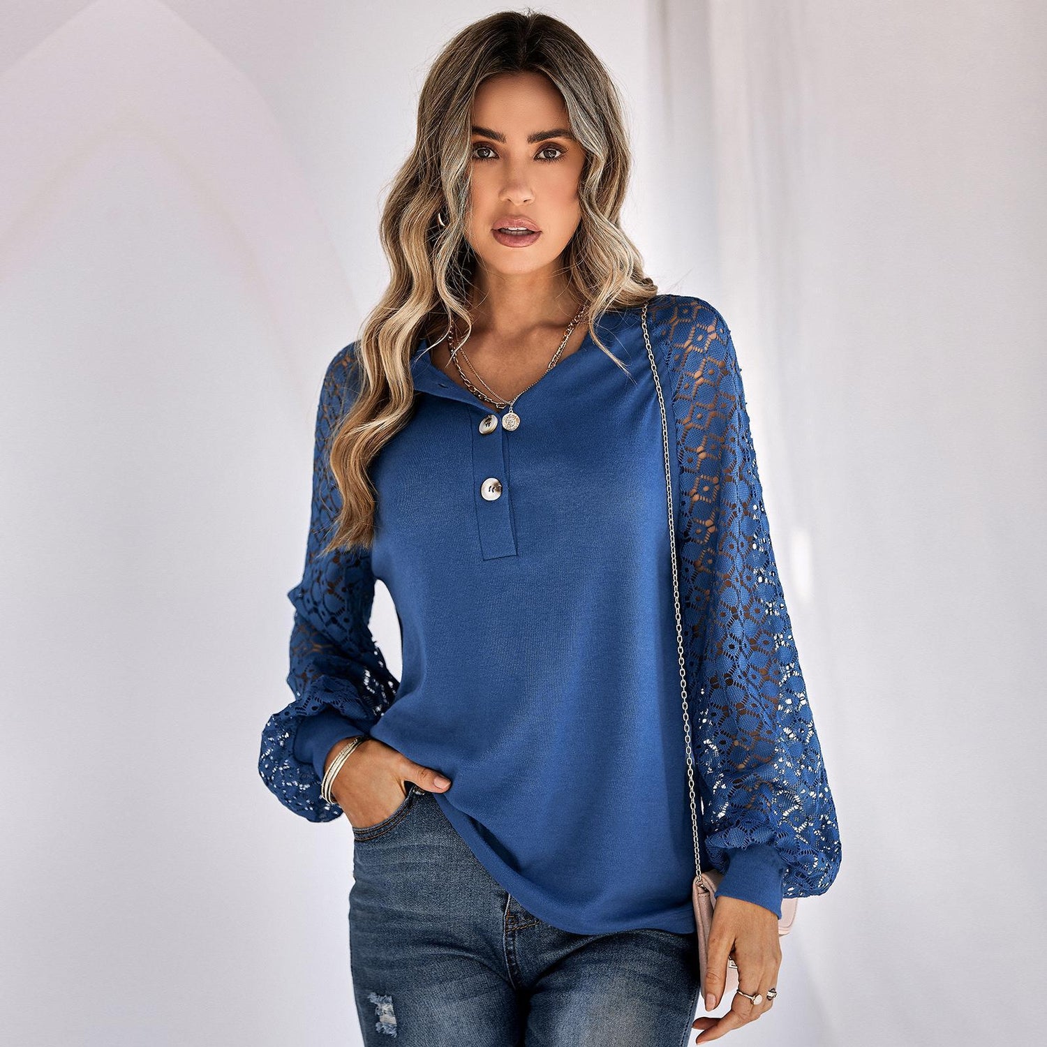 Woman's Tops